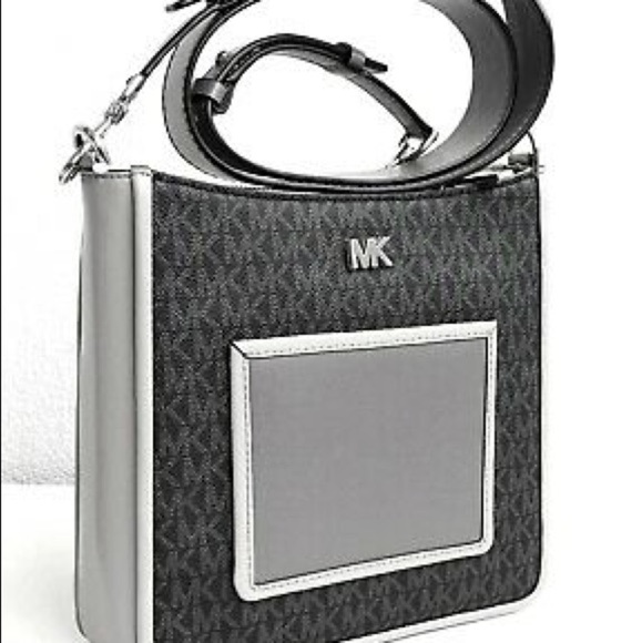 Michael Kors Gloria Pocket Swing Pack Crossbody - Picture 5 of 17